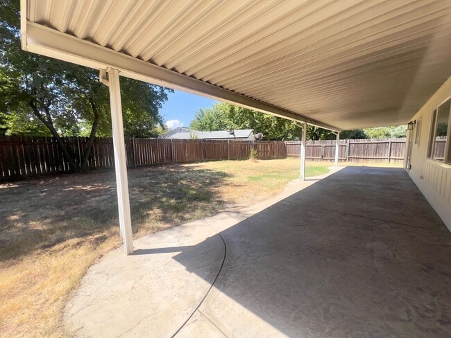 Building Photo - 6956 Meadow Wood Trail