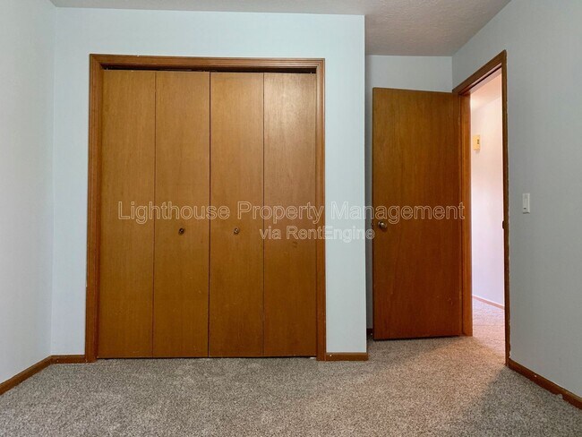 Building Photo - 6691 Boca Vista Dr NE