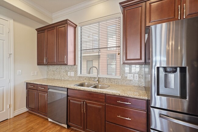 Building Photo - 1402 Wheeler Ave