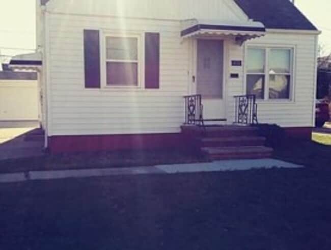 Building Photo - 20730 Nicholas Ave