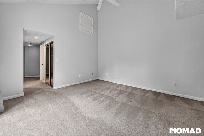 Building Photo - Spacious 3BR Condo in Ashland