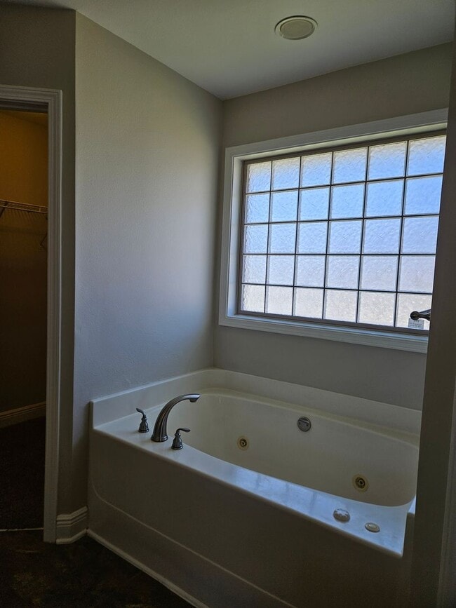 Building Photo - Biloxi 4 bedroom