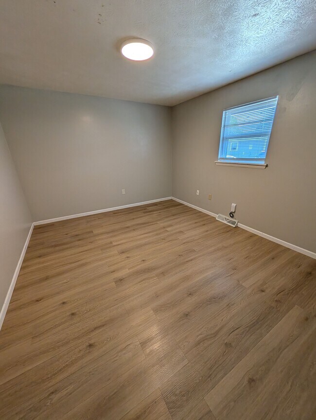 Building Photo - 2034 S Barcliff Ave