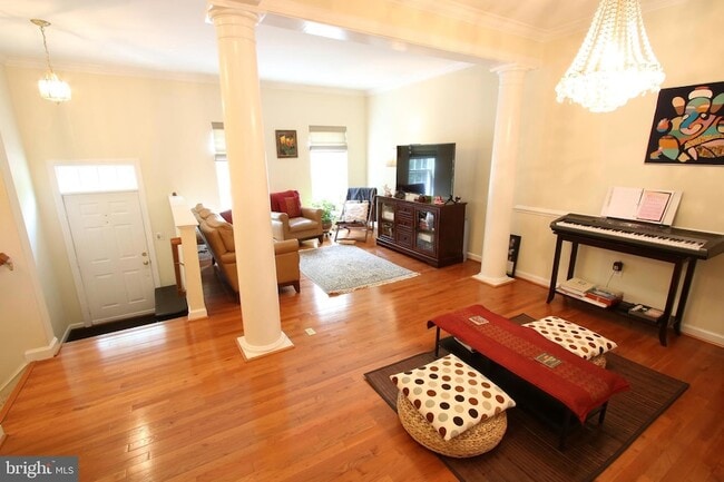 Building Photo - 13728 Valley Oak Cir