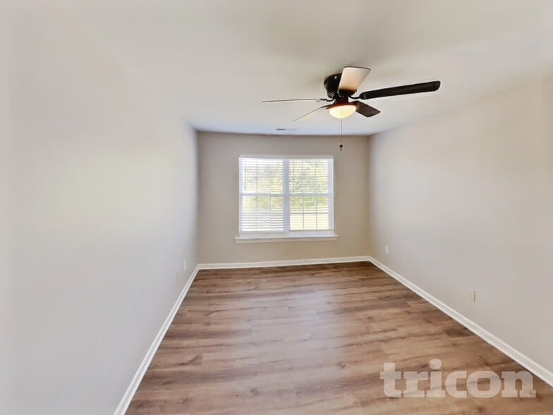 Building Photo - 108 N Honey Locust Dr