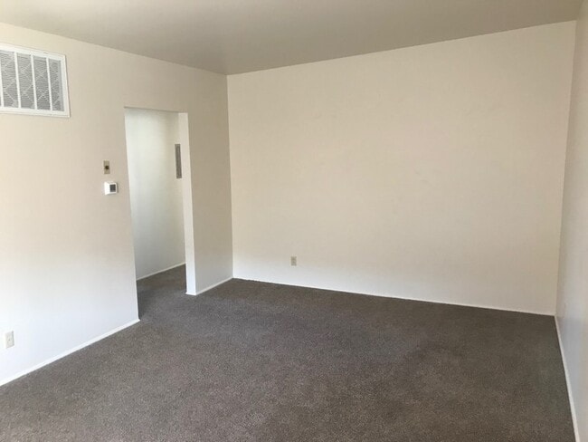 Building Photo - 540 E 200 N