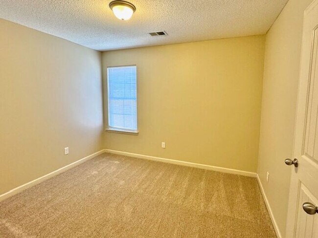Building Photo - Now Leasing A 3 Bedroom 2 Bath home in Cor...