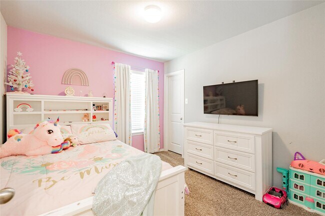 Building Photo - 801 Meadow Creek Ln