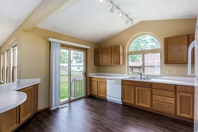 Building Photo - 500 Harrington Dr