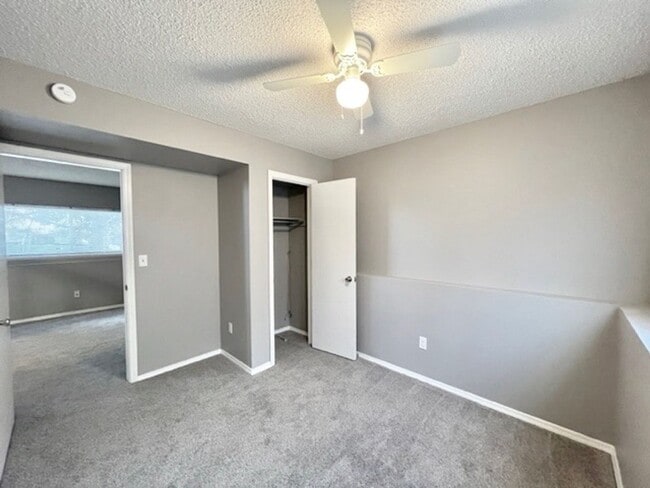 Building Photo - 3 Bedroom 1.5 Bath Home in Briargate with ...