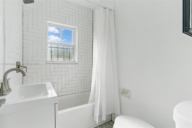 Building Photo - 500 NW 47th St