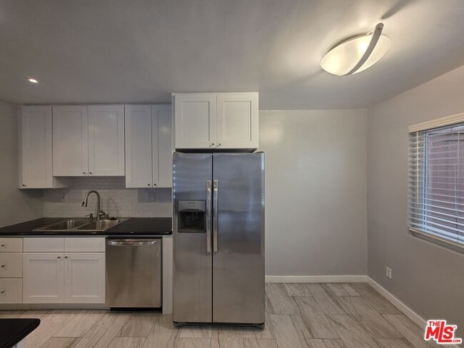 Building Photo - 210 S Lucia Ave