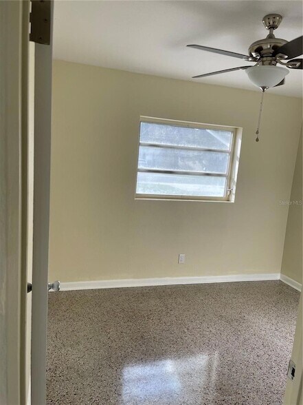 Building Photo - 2118 Lake Christie Dr