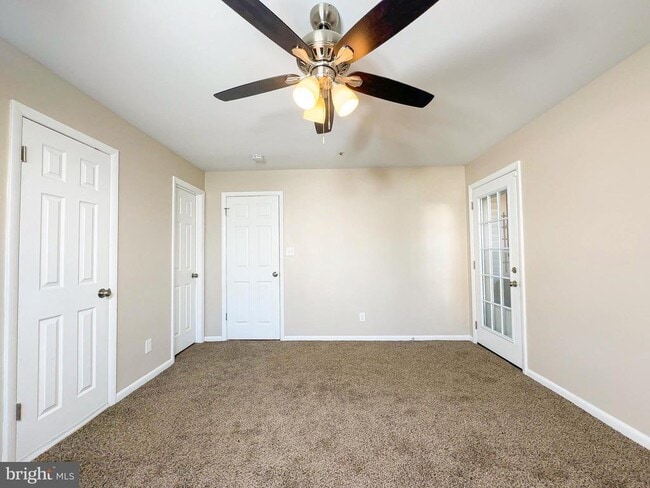 Building Photo - 13405 Shady Knoll Dr