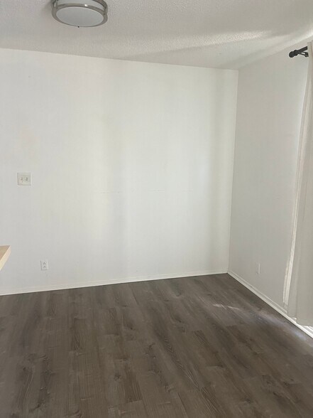Building Photo - 3444 Mentone Ave