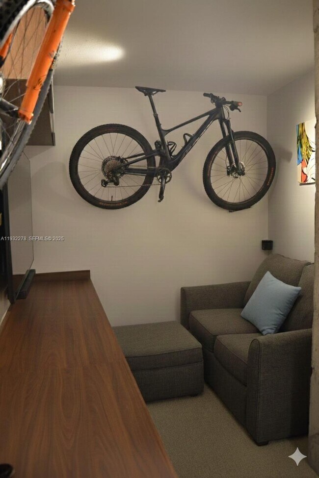 Building Photo - 11113 Biscayne Blvd