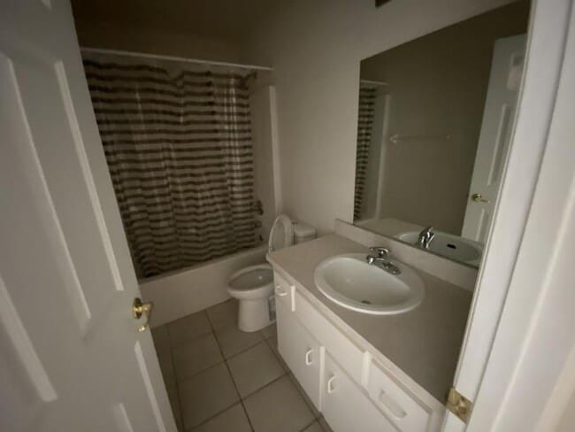 Building Photo - 1091 N Lion Cub Point