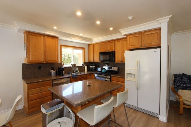 Building Photo - Gorgeous 4 Bedroom 2 Bathroom house in Poway