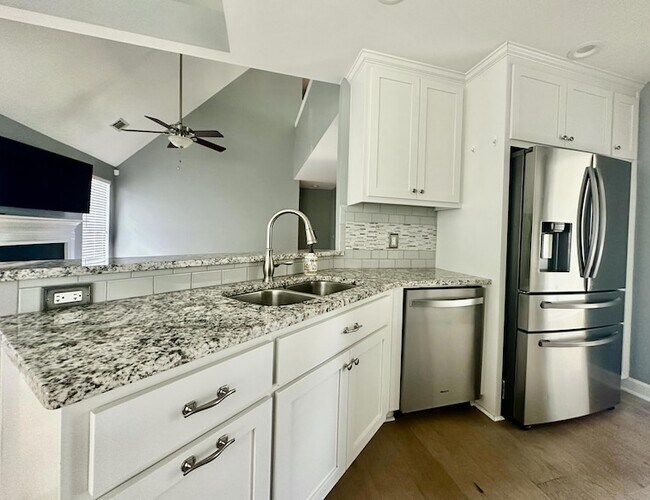 Building Photo - 1178 Pittsford Cir