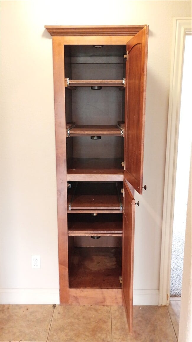 Building Photo - 2703 SW Ledbury Cove