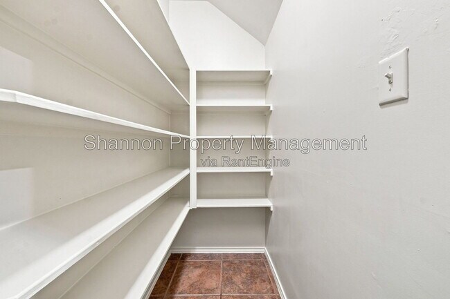 Building Photo - 16551 Pentonshire Ln