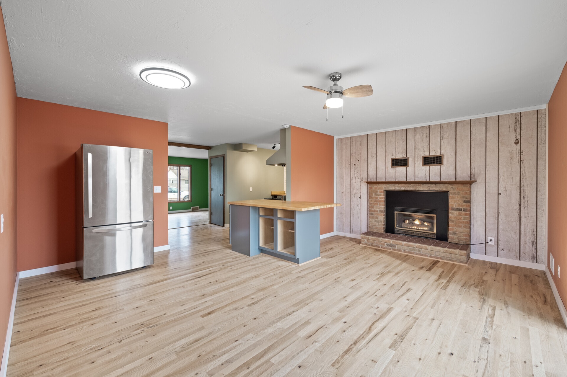 Building Photo - 5616 Nevada Ave N