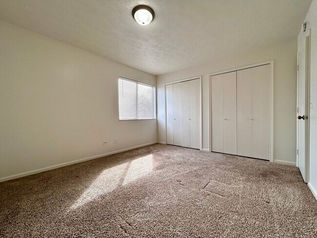 Building Photo - Two Bedroom Townhome In Southeast Grand Rapids