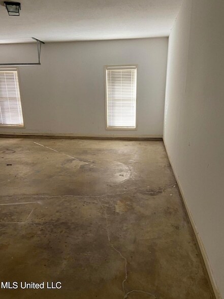 Building Photo - 167 Notting Hill Pl