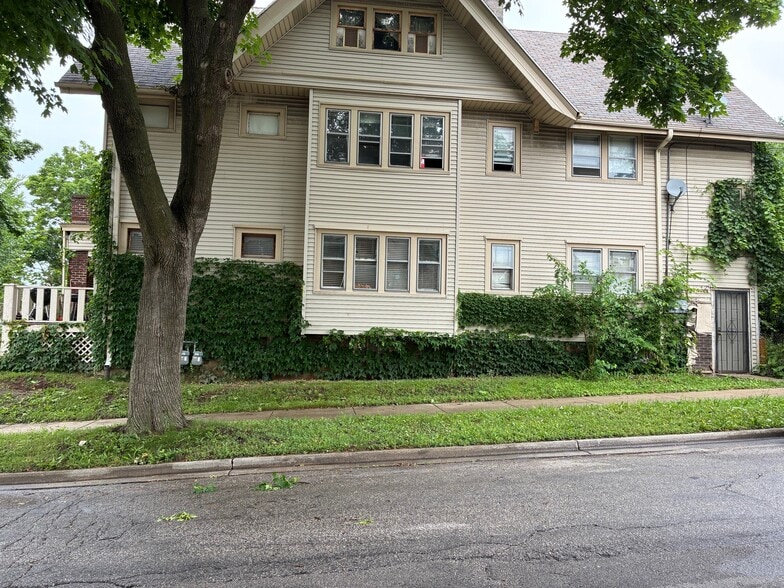 Side of House - 3702 N 15th St