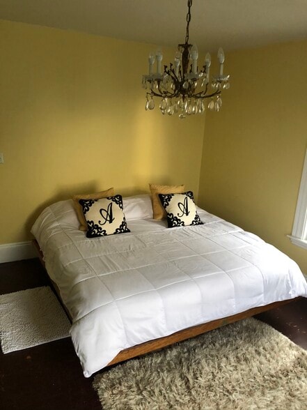 Building Photo - 10 Commonwealth Ave