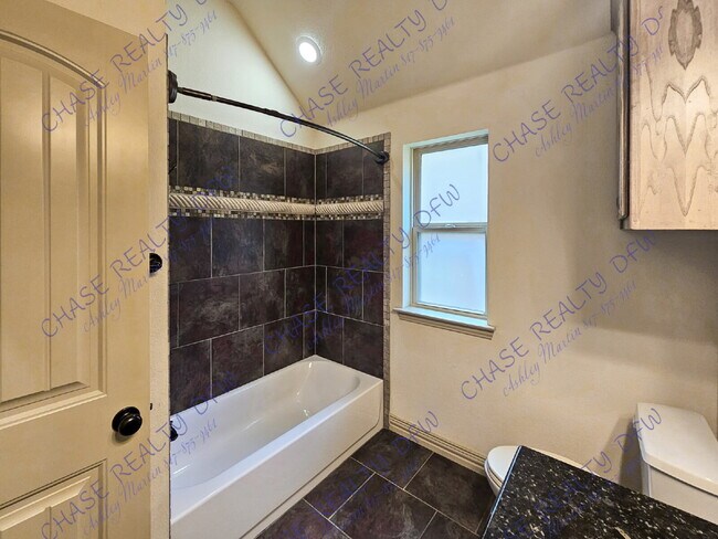 Building Photo - 240 Spyglass Dr