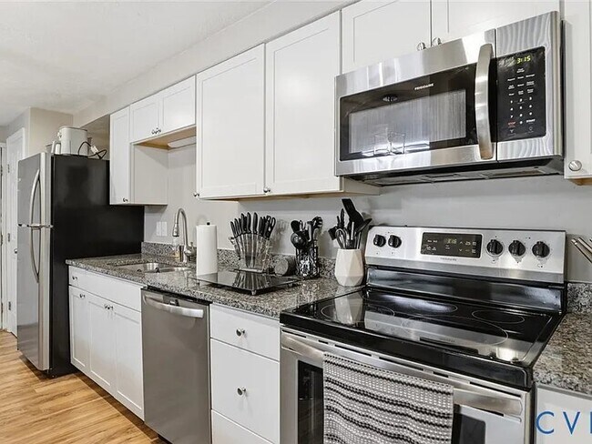 Building Photo - 7604 Roscommon Ct