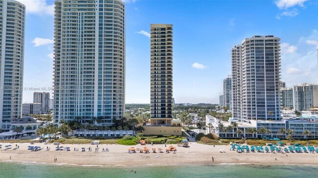 Building Photo - 16275 Collins Ave
