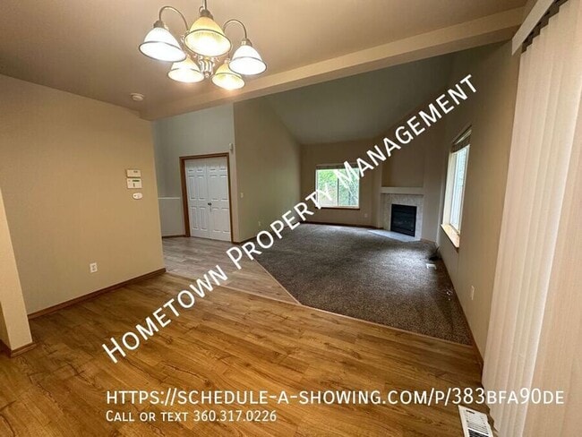 Building Photo - 5601 Pasinetti St