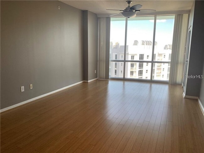 Building Photo - 322 E Central Blvd