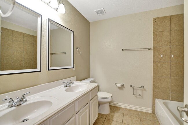 Building Photo - 79 W Frontera Cir