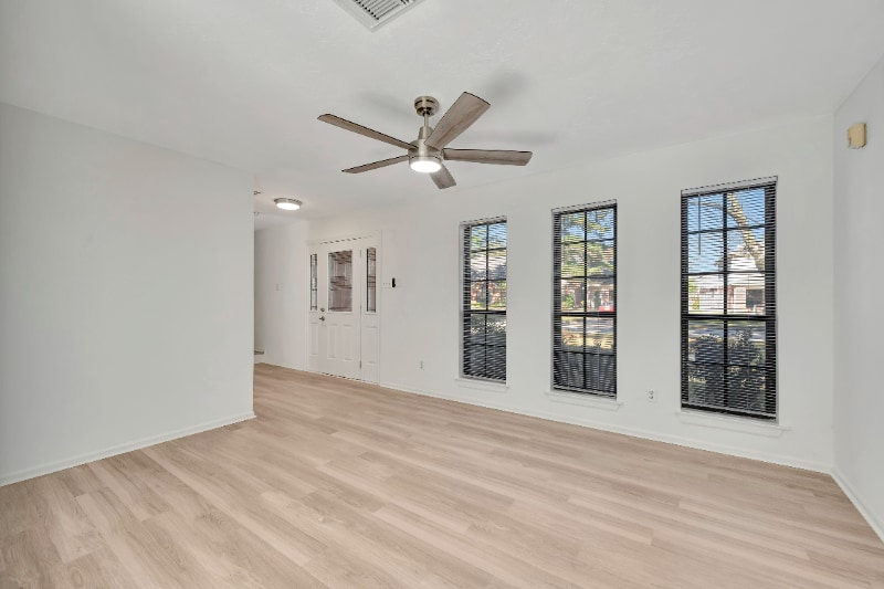 Building Photo - 1434 Chestnut Springs Ln