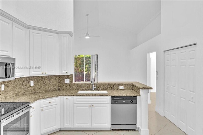 Building Photo - 5650 NW 40th Terrace