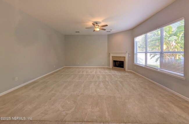 Building Photo - 129 Castlegate Ln