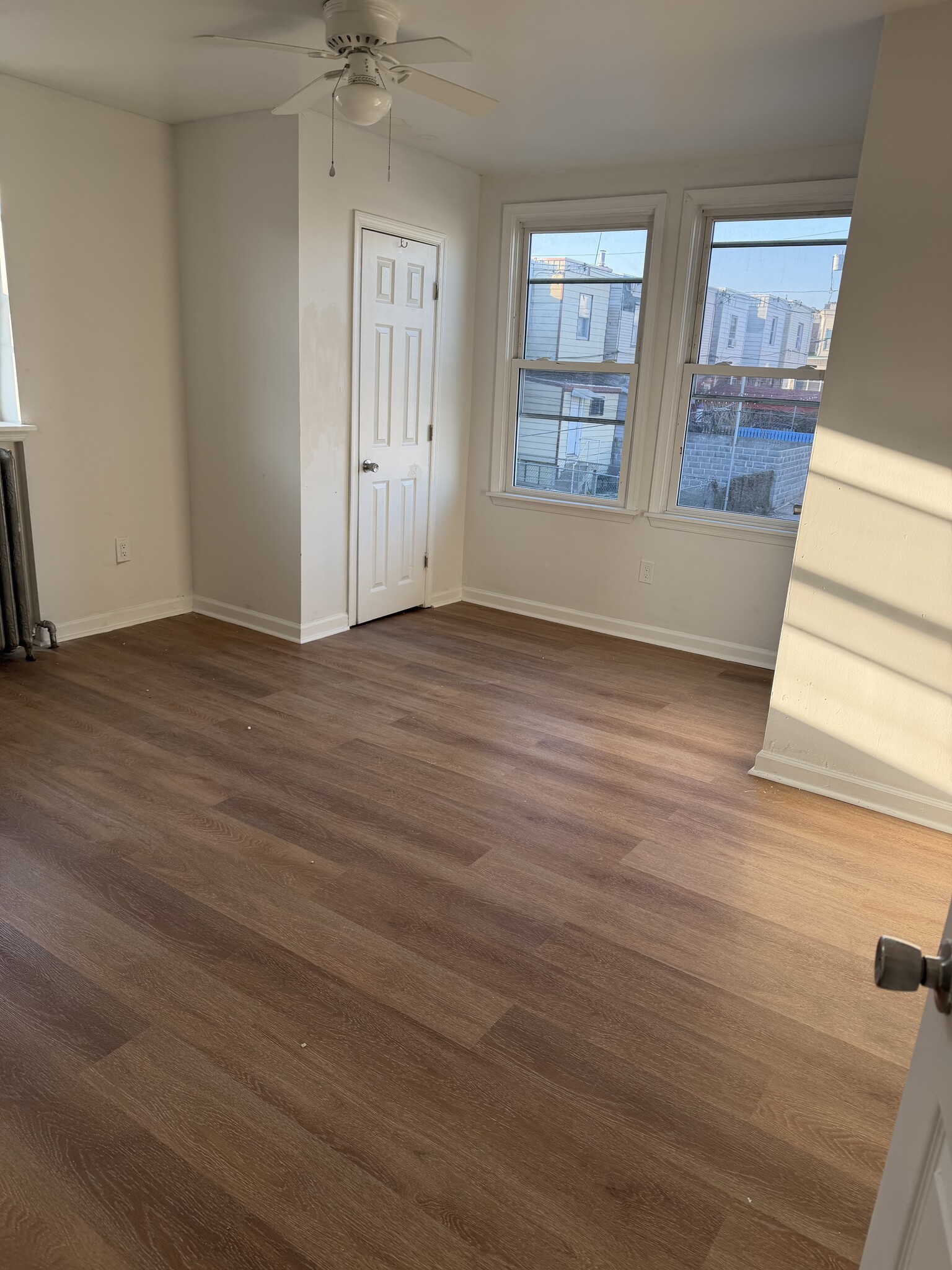 Building Photo - 313 E Eleanor St