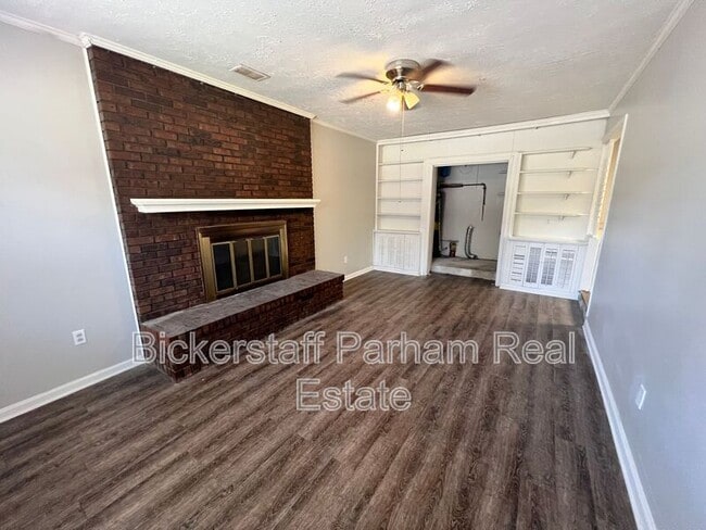 Building Photo - 6620 Cove Cir