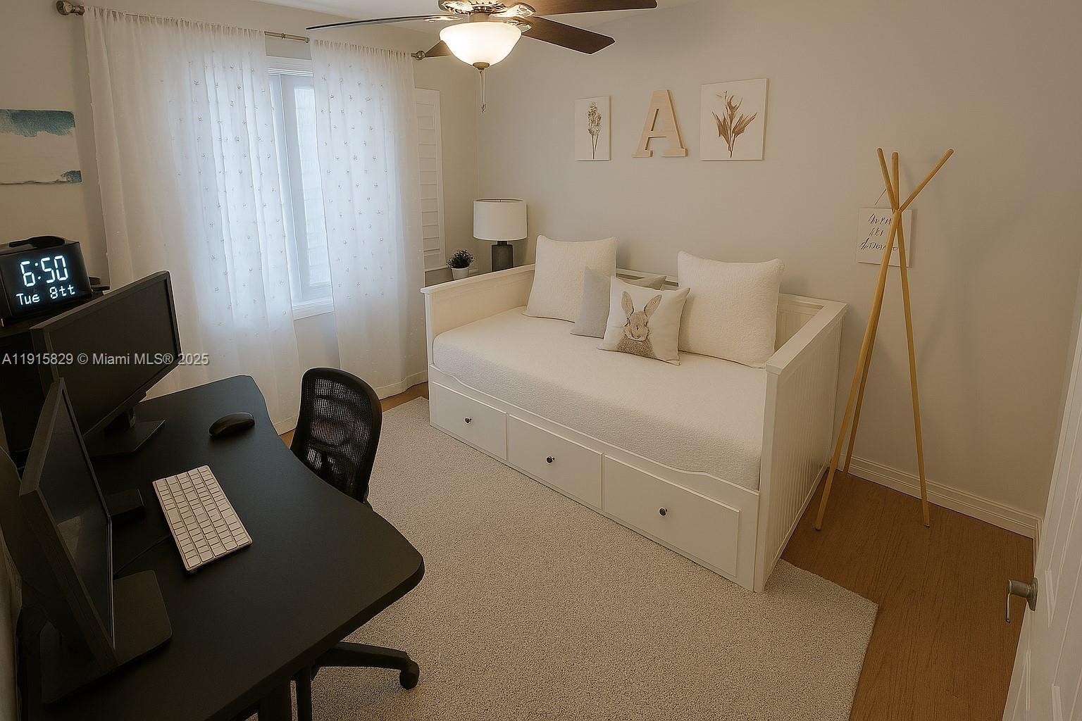 Building Photo - 1055 Yellow Birch Ter