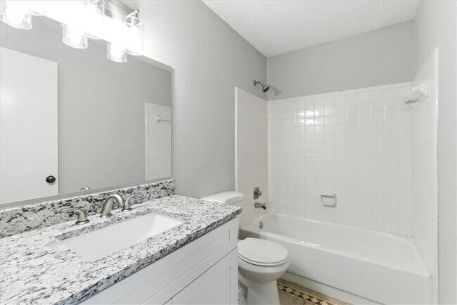 Building Photo - 17 Fair Haven Way