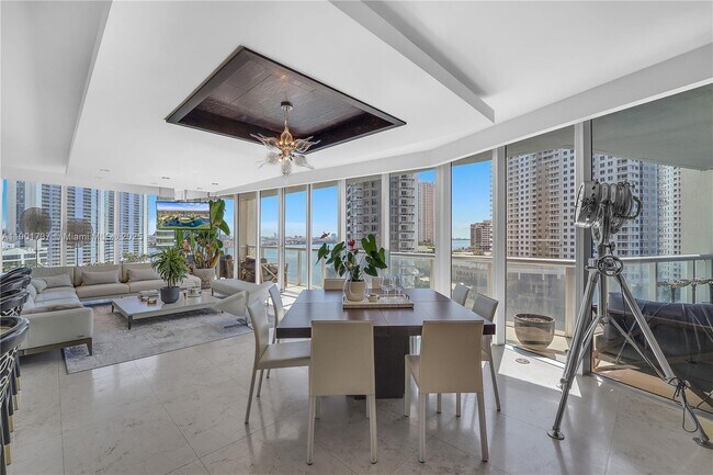 Building Photo - 465 Brickell Ave