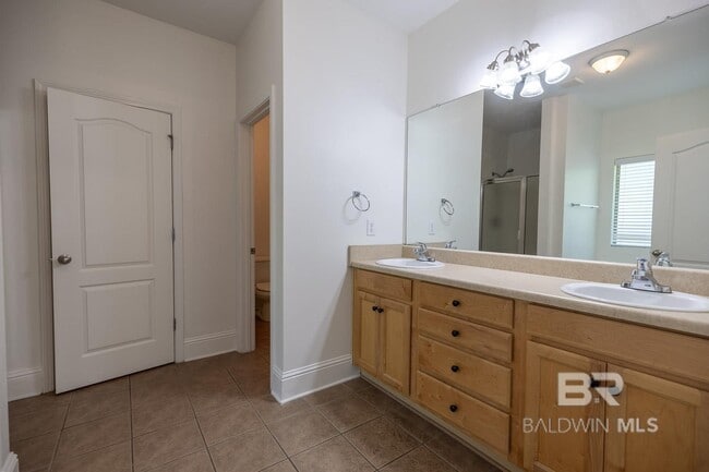 Building Photo - 101 Normandy St