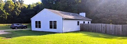 Building Photo - 1392 Big Bethel Rd