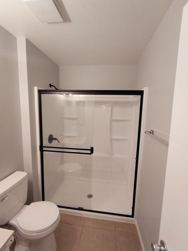 Building Photo - Stylish Condo Living in the Heart of Imperial!