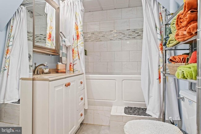 Building Photo - 1910 Parker Ave