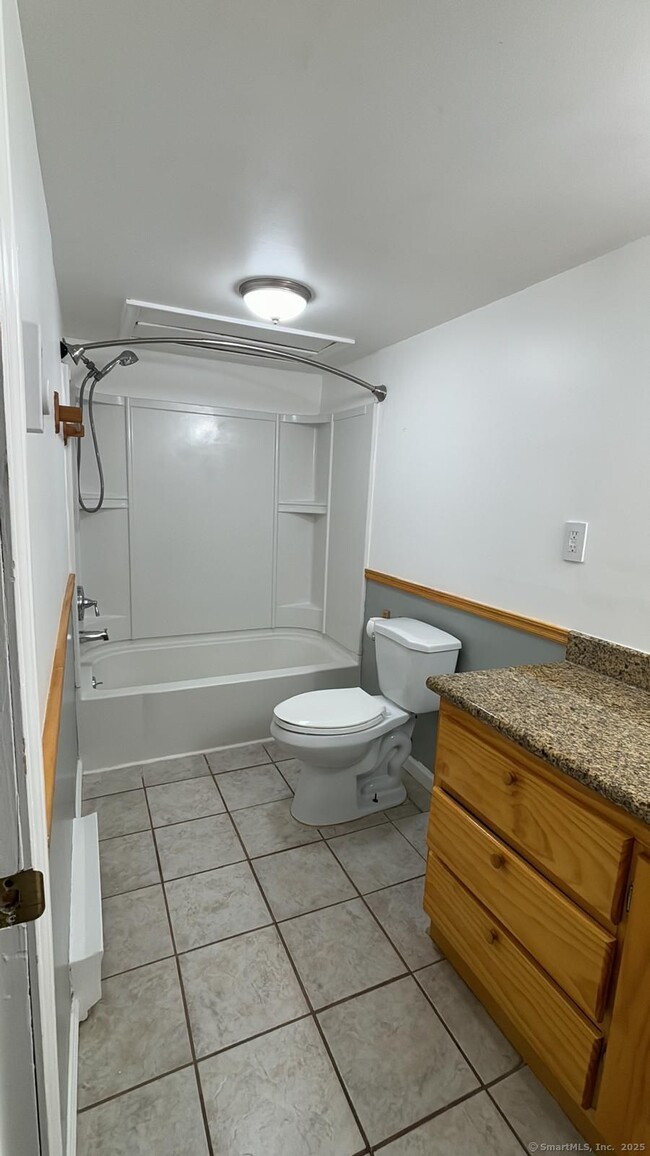 Building Photo - 32 Candlewood Dr