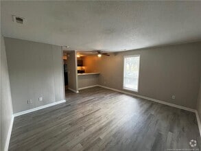 Building Photo - 5841 Century Oaks Dr